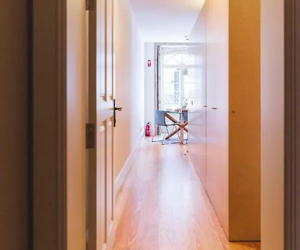 Aposentus - Charming Center With Balcony Porto