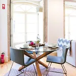 Апартаменты Aposentus - Charming Center With Balcony Порту