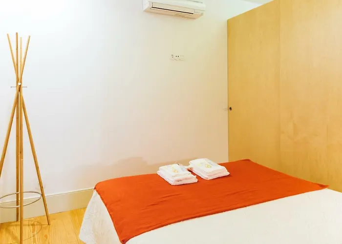Aposentus - Charming Center With Balcony Daire Porto